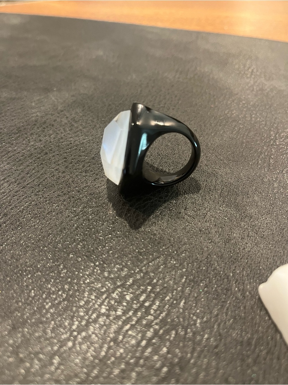 Ippolita Mother-of-Pearl Quartz & Resin Ring - Picture 10 of 11